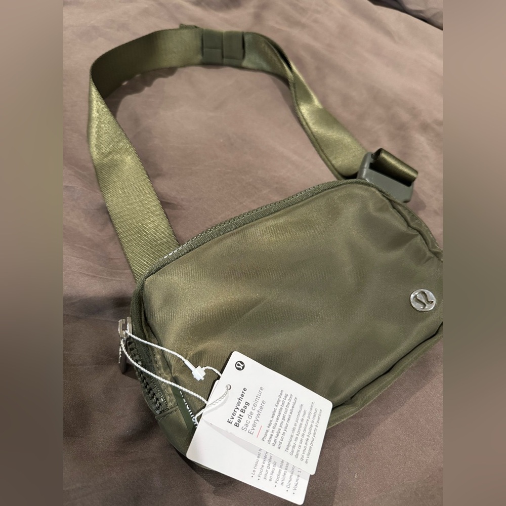 NWT Lululemon Everywhere Belt Bag - Olive Green